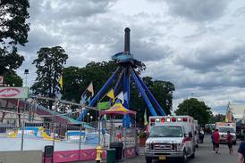 28 riders rescued after being stuck upside down on ride at Oregon amusement park