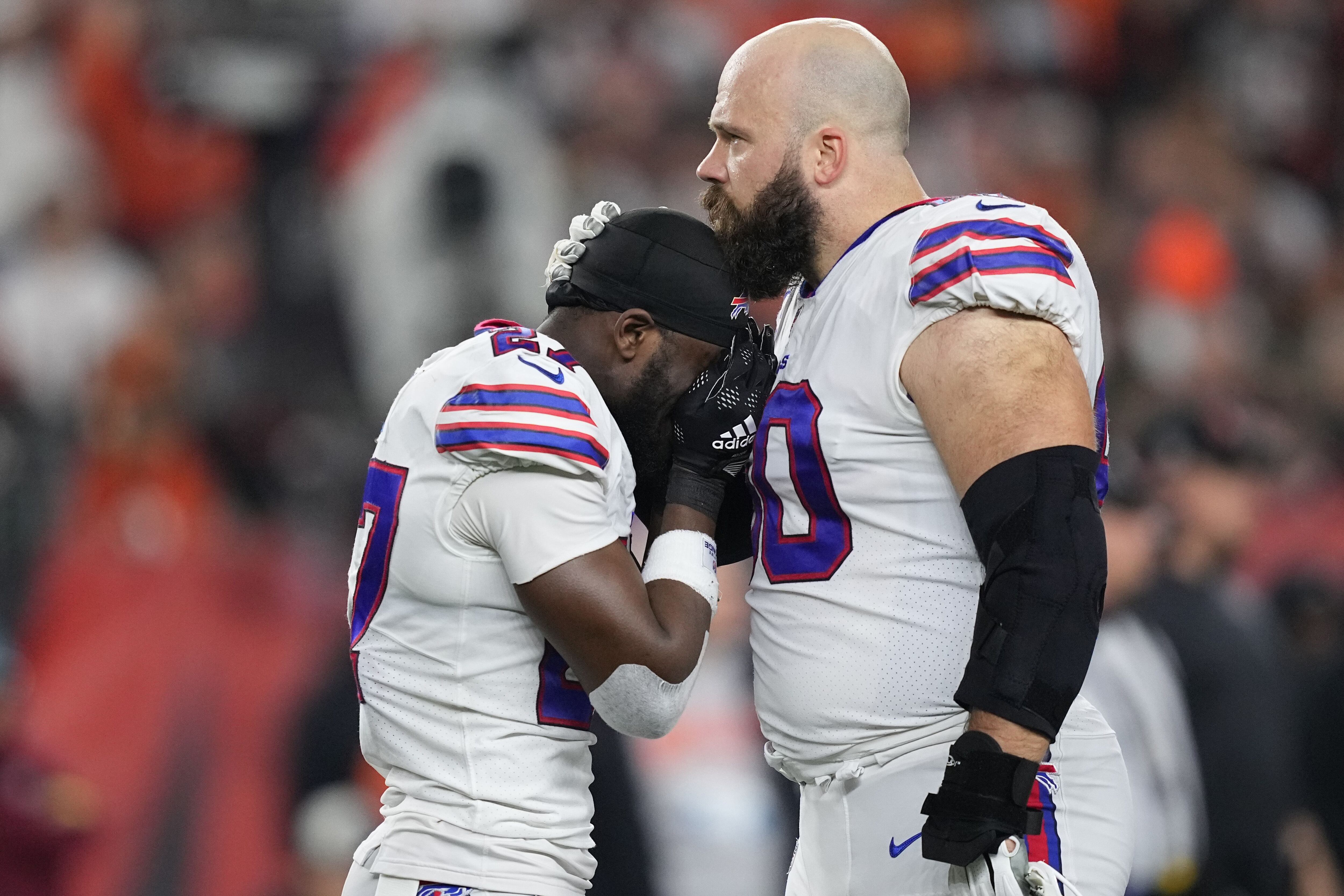 Buffalo Bills football player Damar Hamlin in critical condition after  heart stops mid-game - World Socialist Web Site