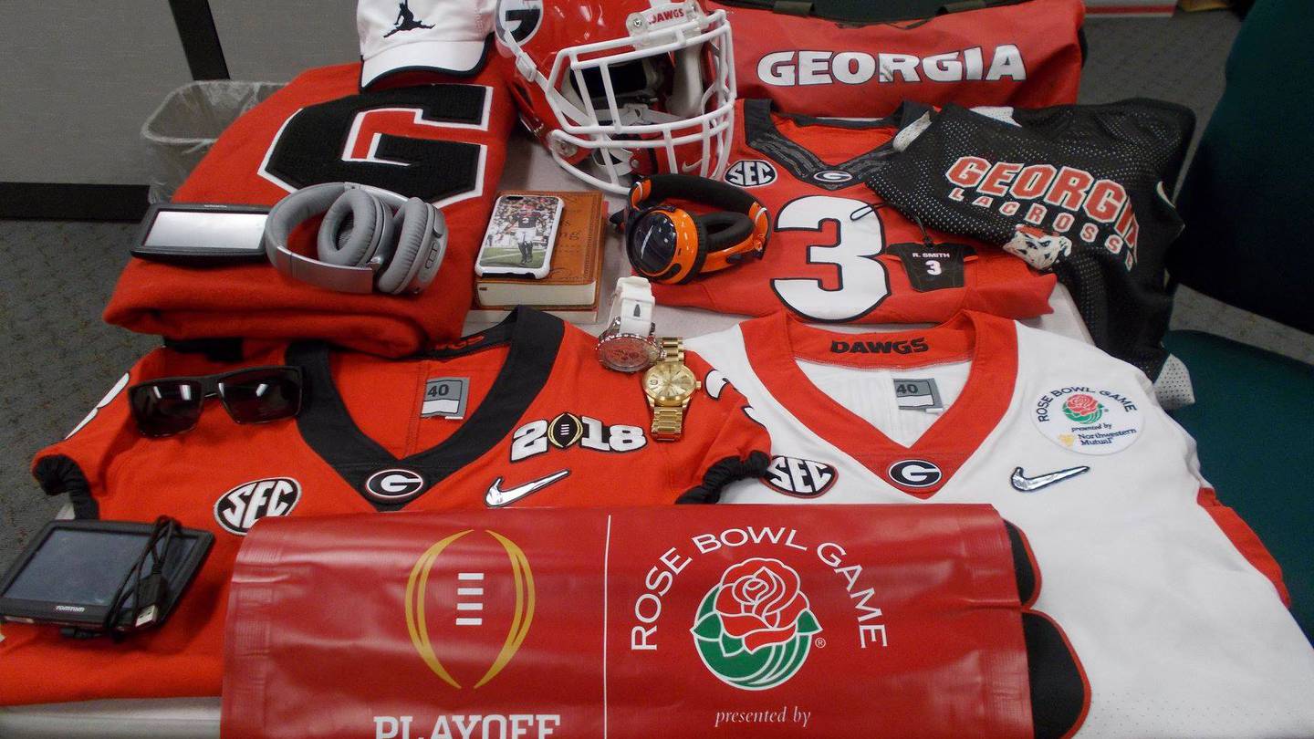 Jerseys stolen from Roquan Smith found – WGAU