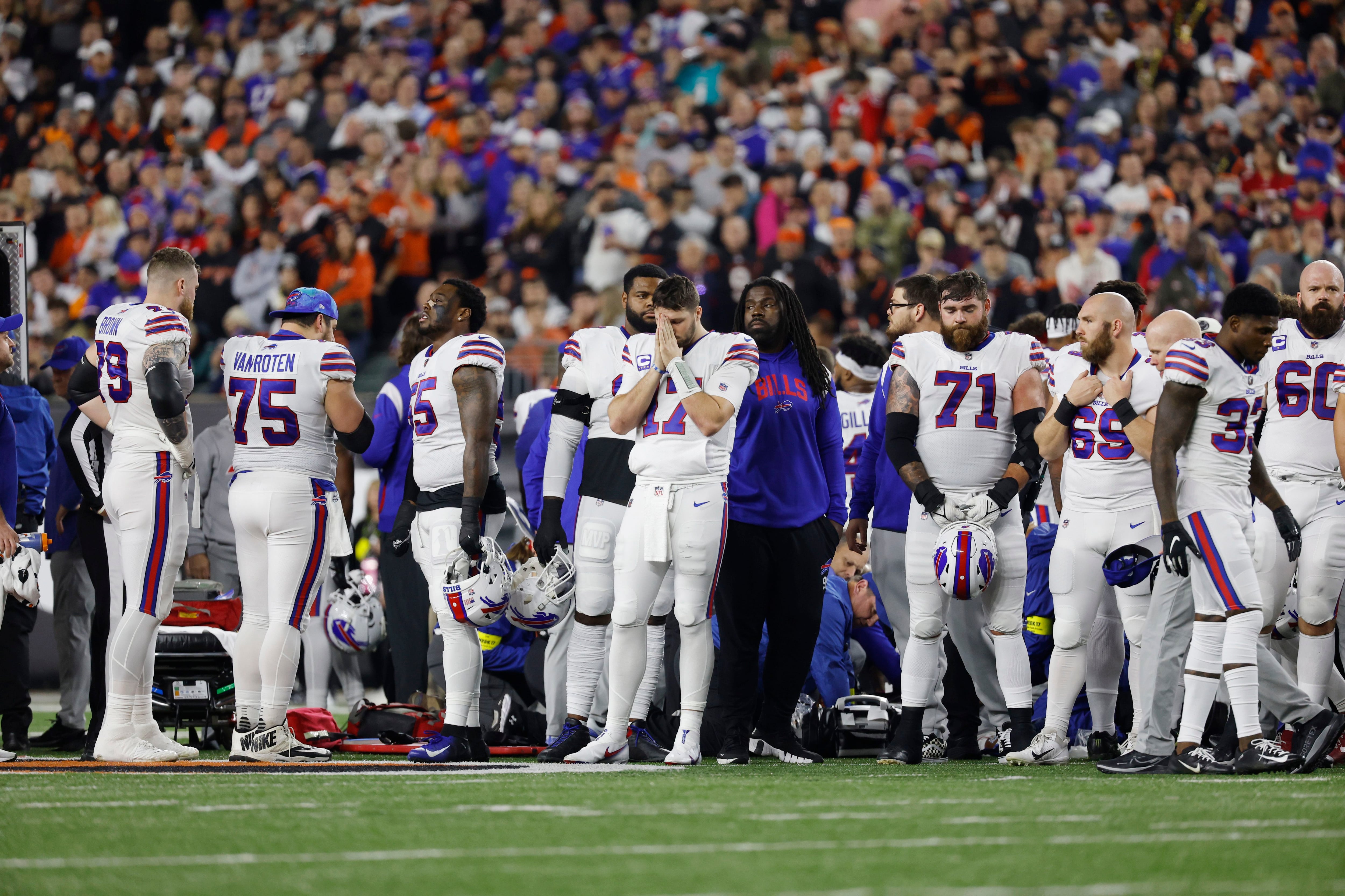 Buffalo Bills football player Damar Hamlin in critical condition after  heart stops mid-game - World Socialist Web Site