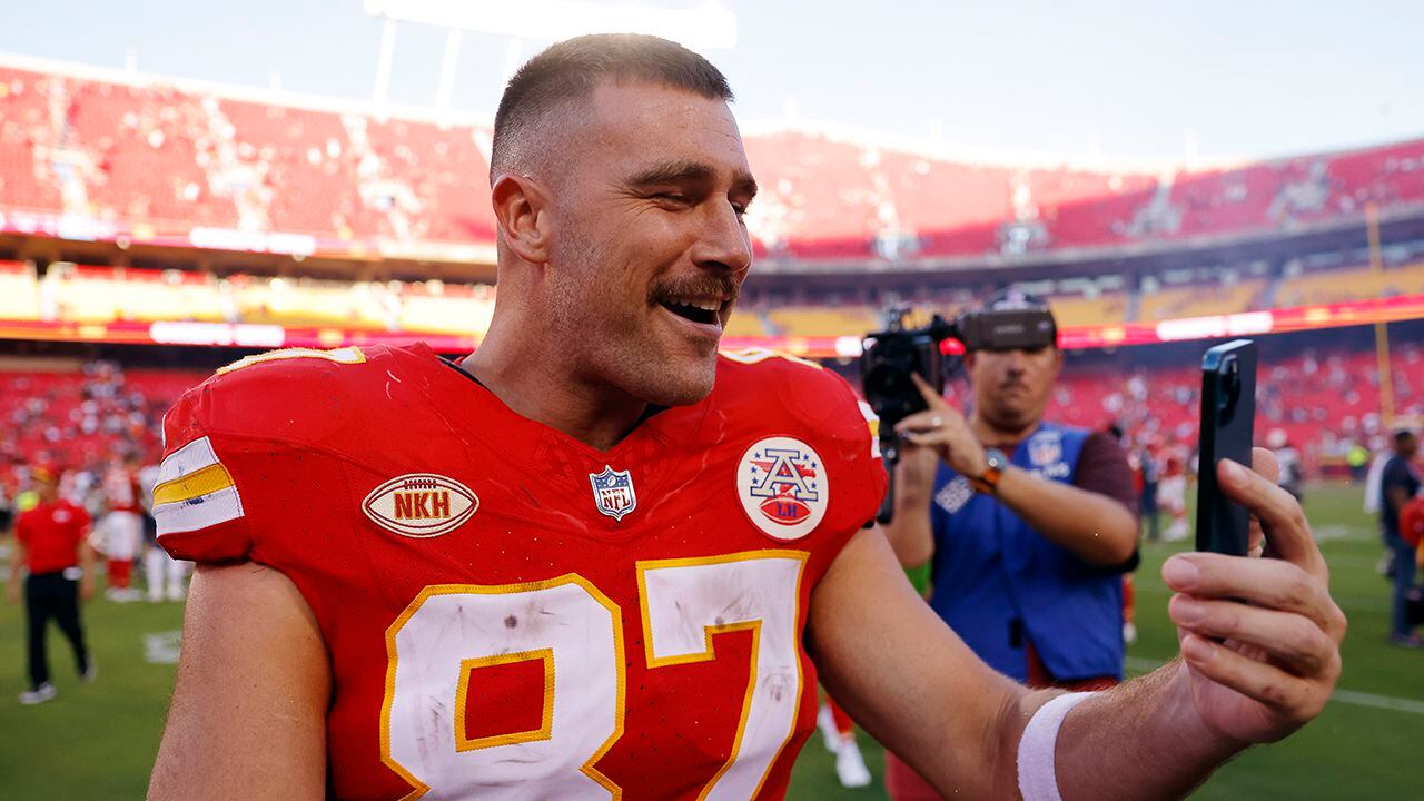 Top-selling NFL jerseys: Taylor Swift ties spike Travis Kelce's jersey sales